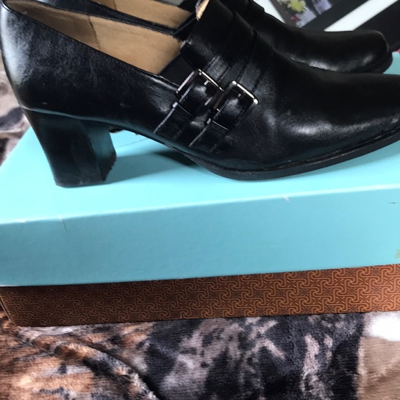 4 for $15 Life stride dress shoes - Picture 2 of 3